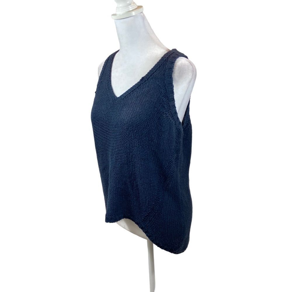 Ladies Quinn Brand Blue Knit Sleeveless V Neck Blouse Size Small